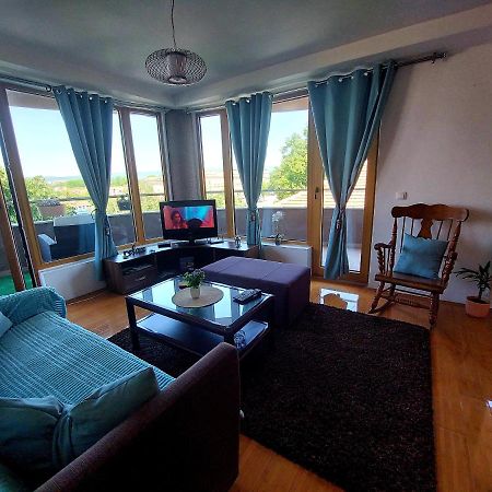 Melinaki Apartamento Ni Exterior foto