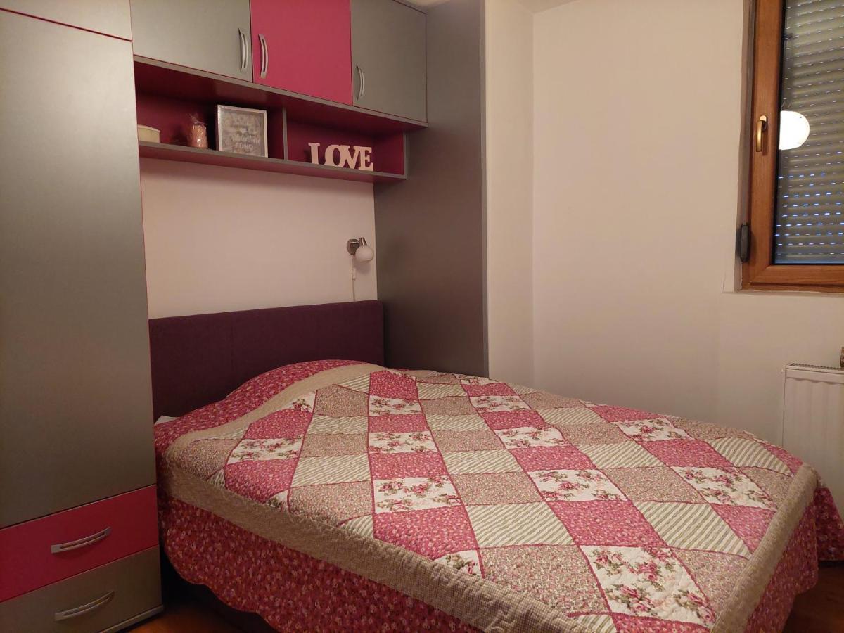 Melinaki Apartamento Ni Exterior foto