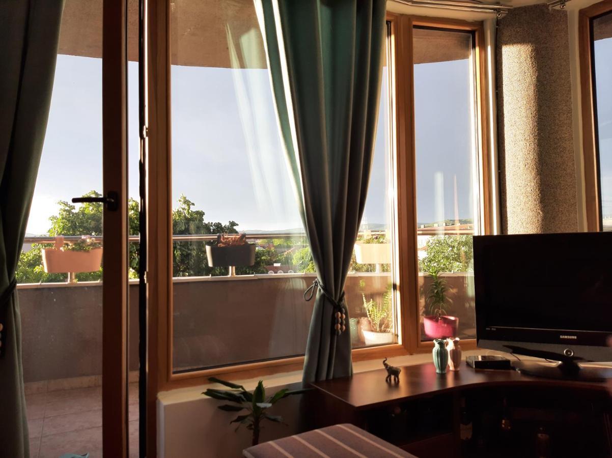 Melinaki Apartamento Ni Exterior foto